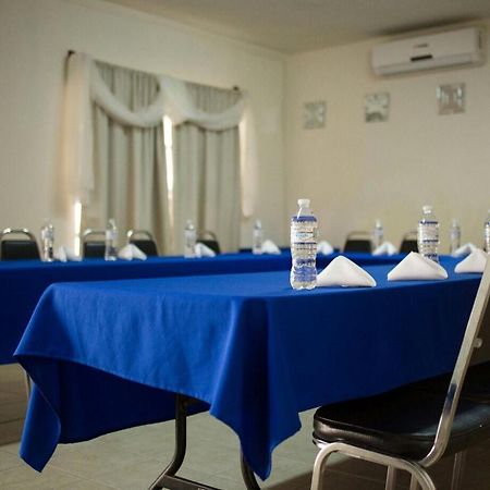 Hotel Go Inn Монклова Екстериор снимка