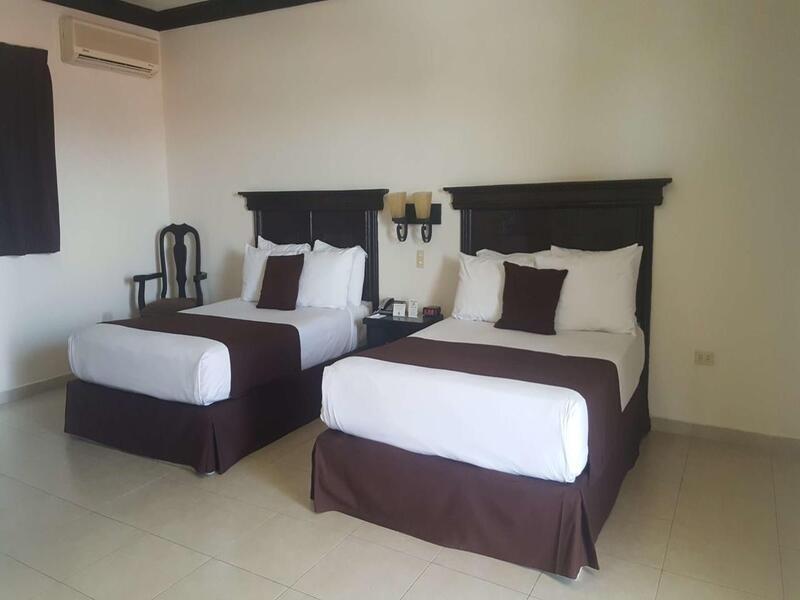Hotel Go Inn Монклова Екстериор снимка