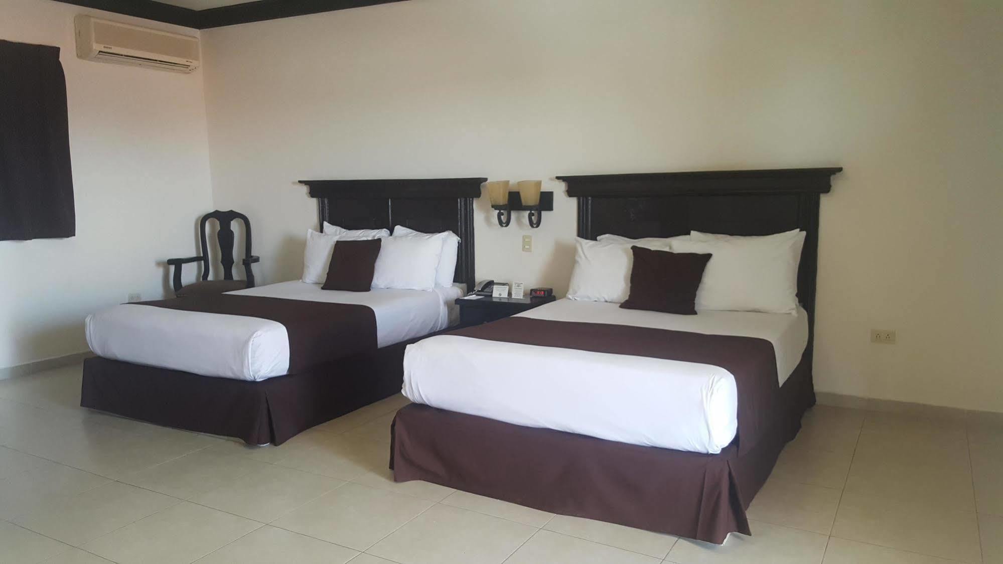 Hotel Go Inn Монклова Екстериор снимка