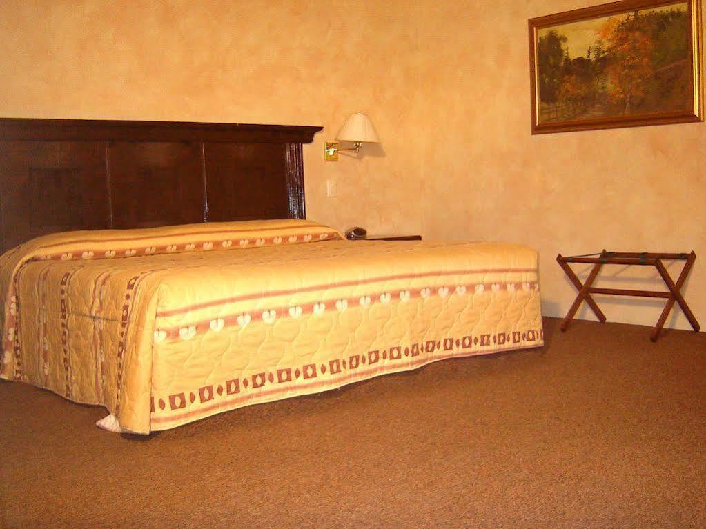 Hotel Go Inn Монклова Екстериор снимка