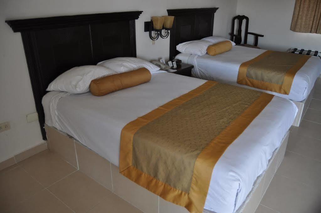 Hotel Go Inn Монклова Екстериор снимка