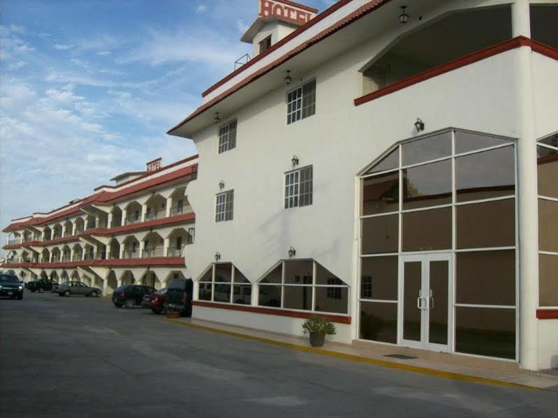 Hotel Go Inn Монклова Екстериор снимка