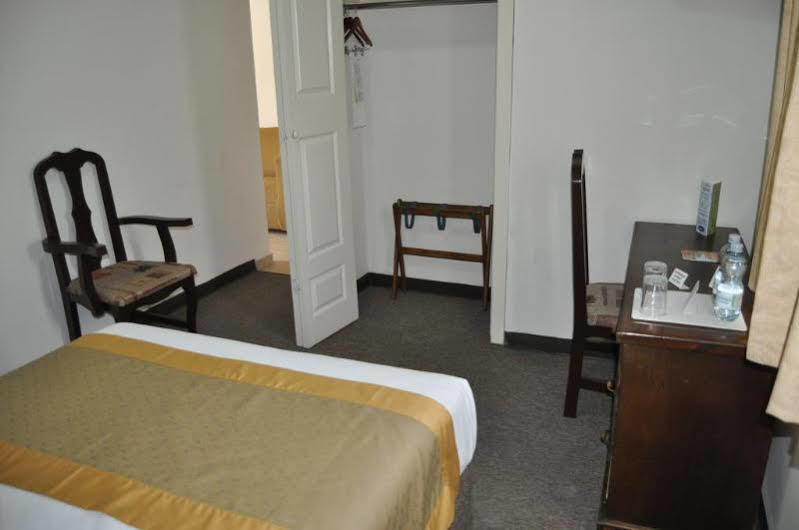 Hotel Go Inn Монклова Екстериор снимка