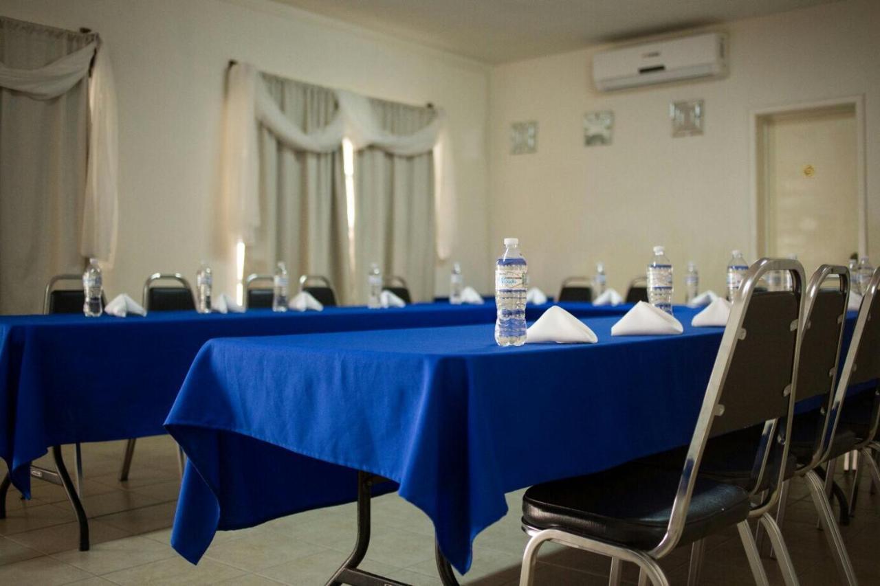 Hotel Go Inn Монклова Екстериор снимка